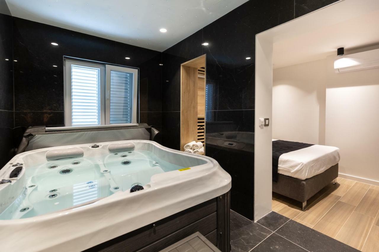 Downtown Marcius Luxury With Jacuzzi & Sauna
