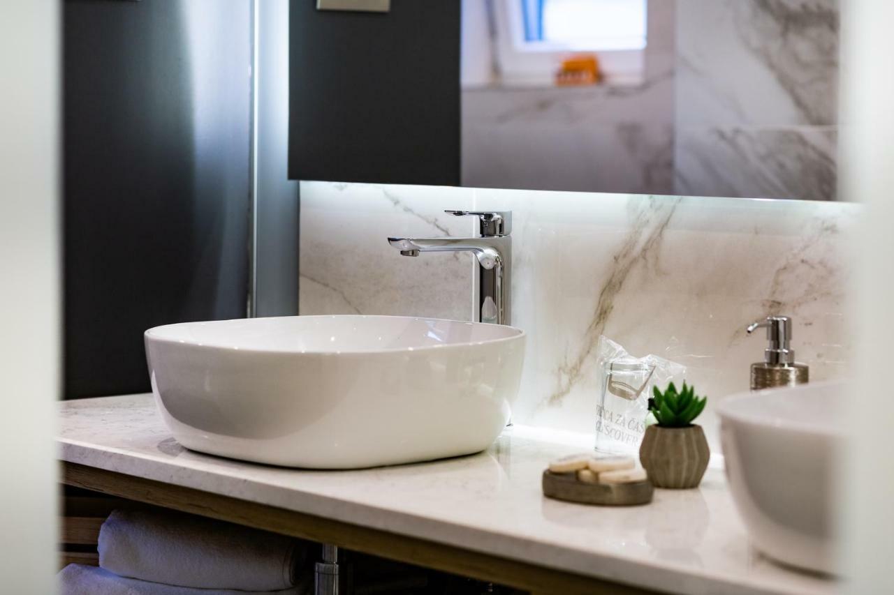 Downtown Marcius Luxury With Jacuzzi & Sauna *